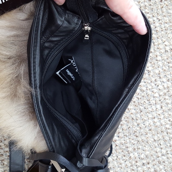 SOLD Finn Raccoon Fur and Lamb Leather Purse - Picture 4 of 4